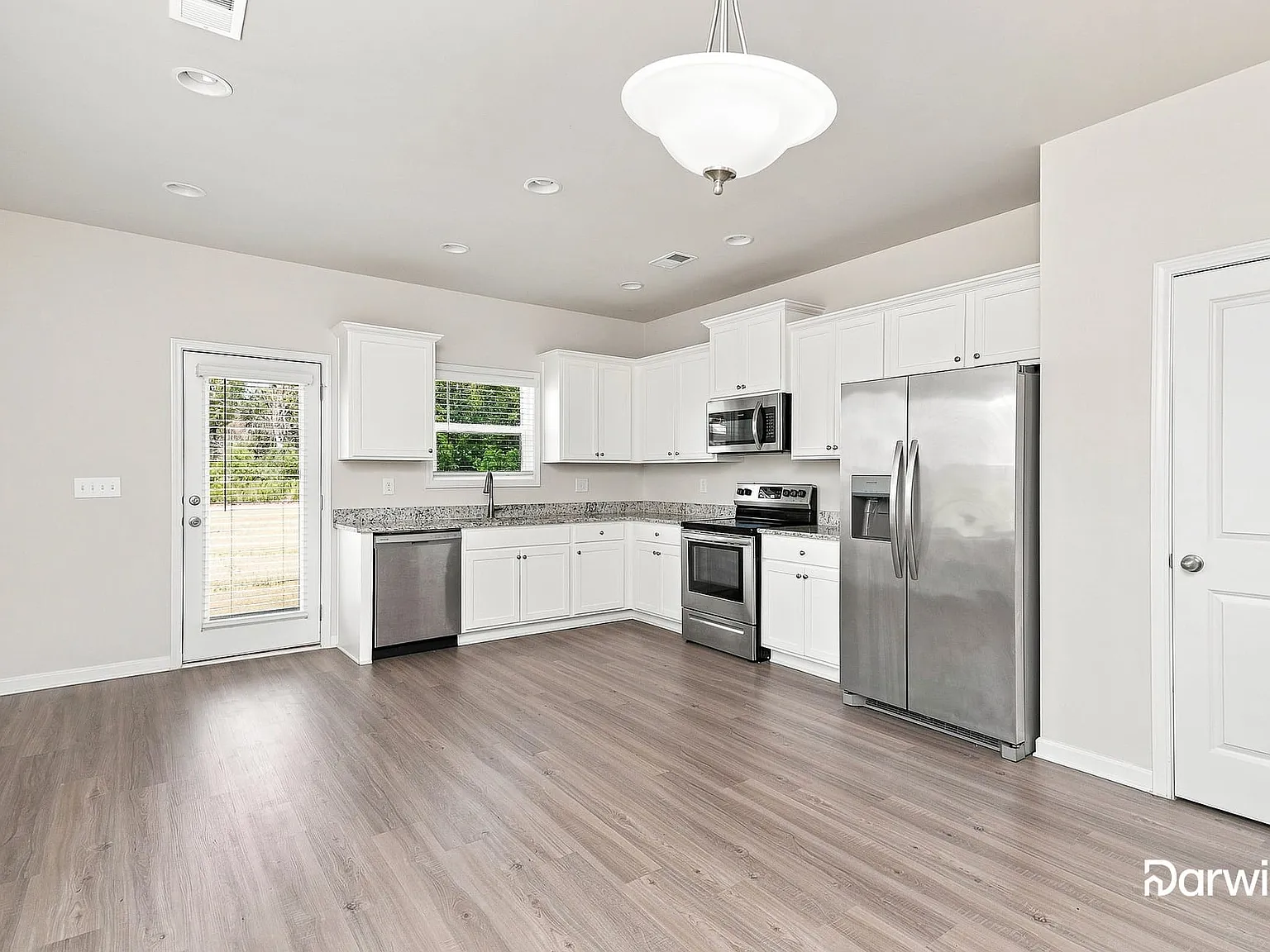 4 bed, 2.0 bath, 1624 sqft, $1,815 — Photo 3