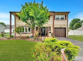62 Timberlane Dr, Colonia, NJ 07067