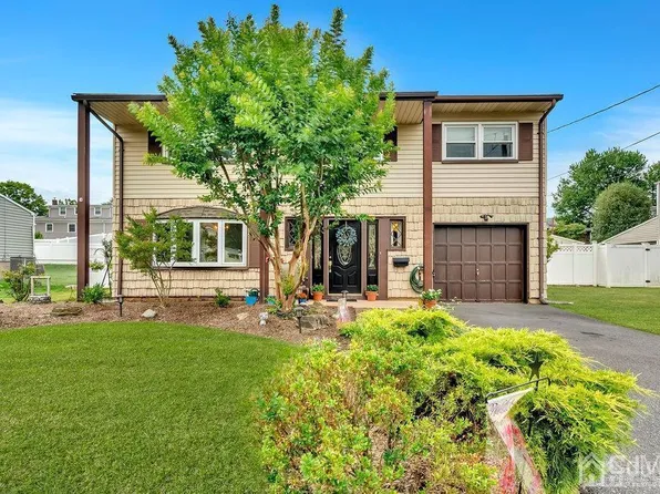 62 Timberlane Dr, Colonia, NJ 07067