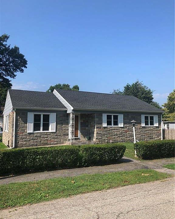 1st image of 129 Benedict Blvd