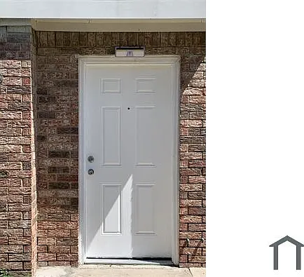 4620 San Jacinto St — Photo 2