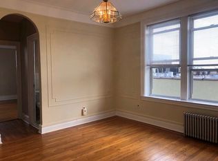 3063 44th St APT 4A, Astoria, NY 11103