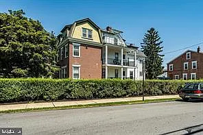 2 bed, 1000 sqft, $2,695 — Photo 2