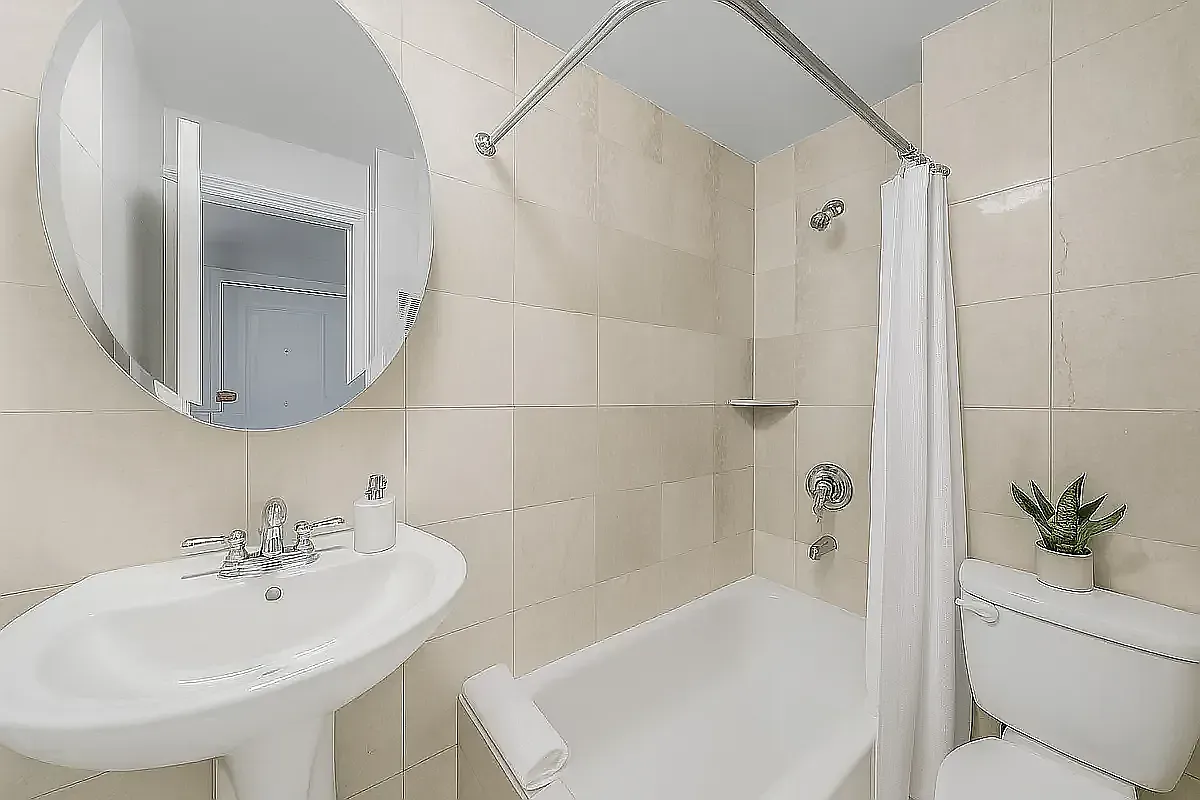240 W 73rd St — Photo 4