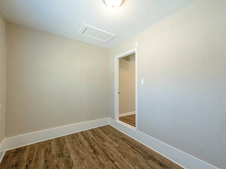 105 Dupont Cir — Photo 29