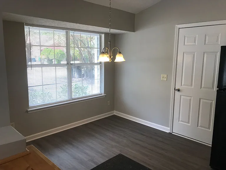 102 S Quail Xing — Photo 7