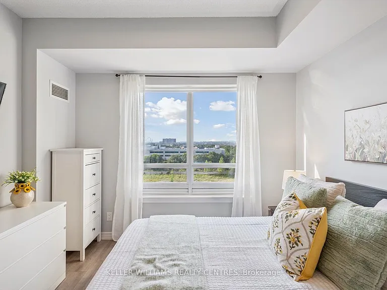 9245 Jane St #902 — Photo 11