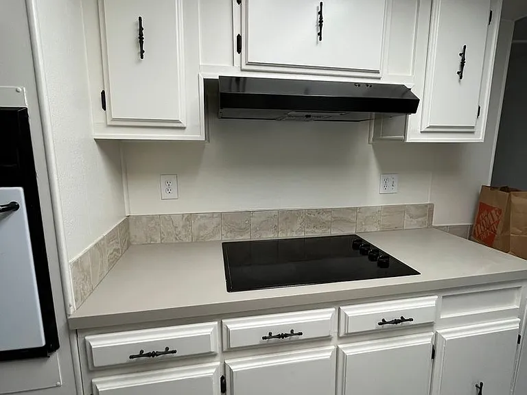 4550 SW 5th Ave — Photo 5