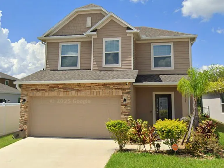 2213 Canyon Breeze Ave — Photo 1
