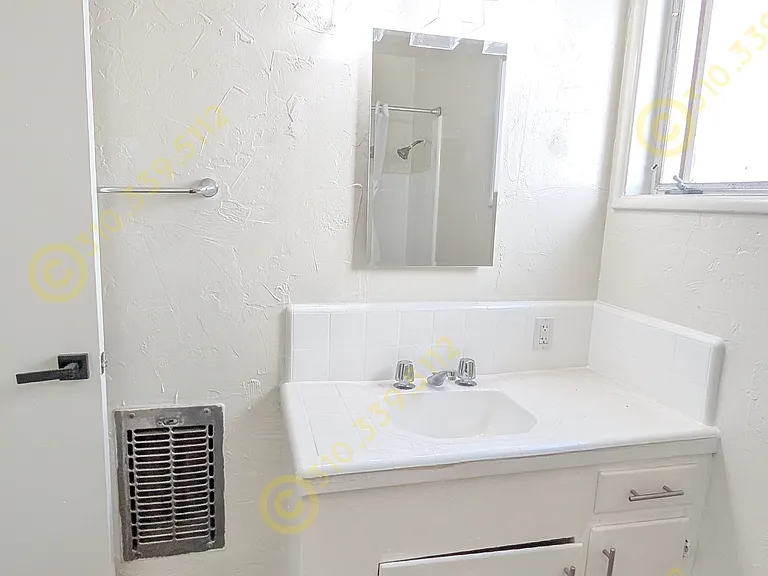 1254 N Havenhurst Dr #15 — Photo 15