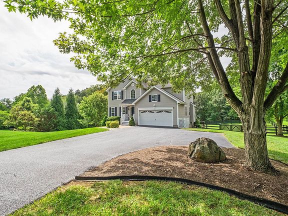 4th image of 176 Southridge Dr
