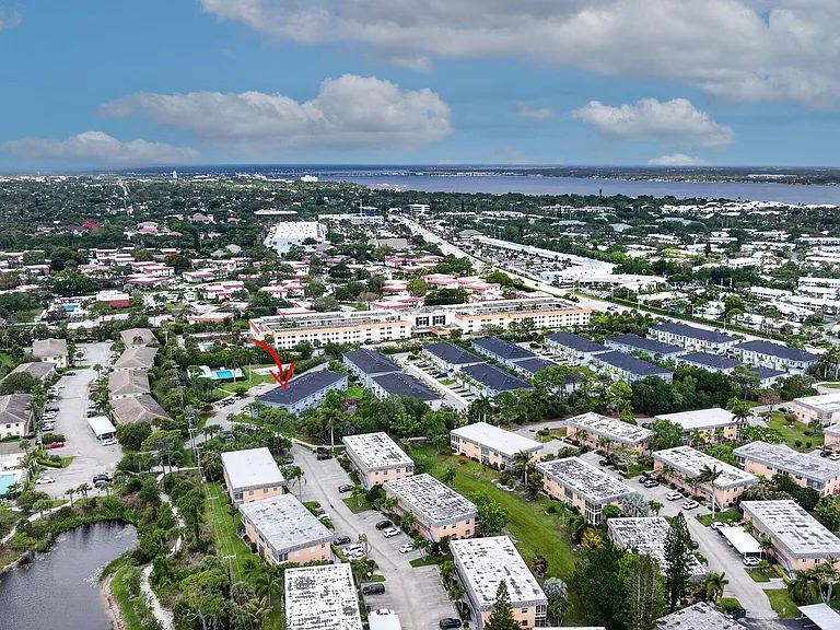 1887 SE Ocean Cove Way — Photo 49