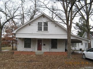 903 E 8th St, Stuttgart, AR 72160
