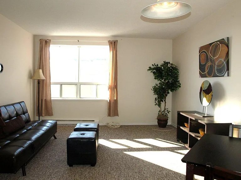 100 Kent Ct — Photo 7