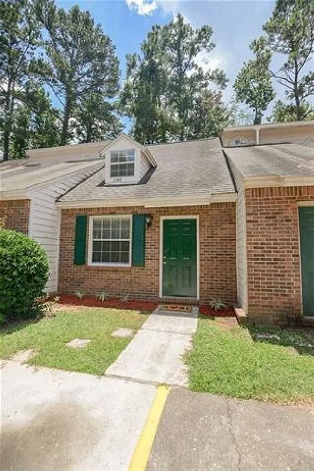 2 bed, 992 sqft, $1,400 — Photo 1
