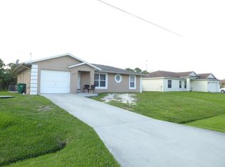 2264 SE Lucaya St, Port Saint Lucie, FL 34952