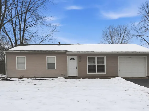 1827 Sharon St, Warsaw, IN 46580