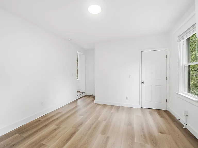 568 Hale Ave — Photo 51