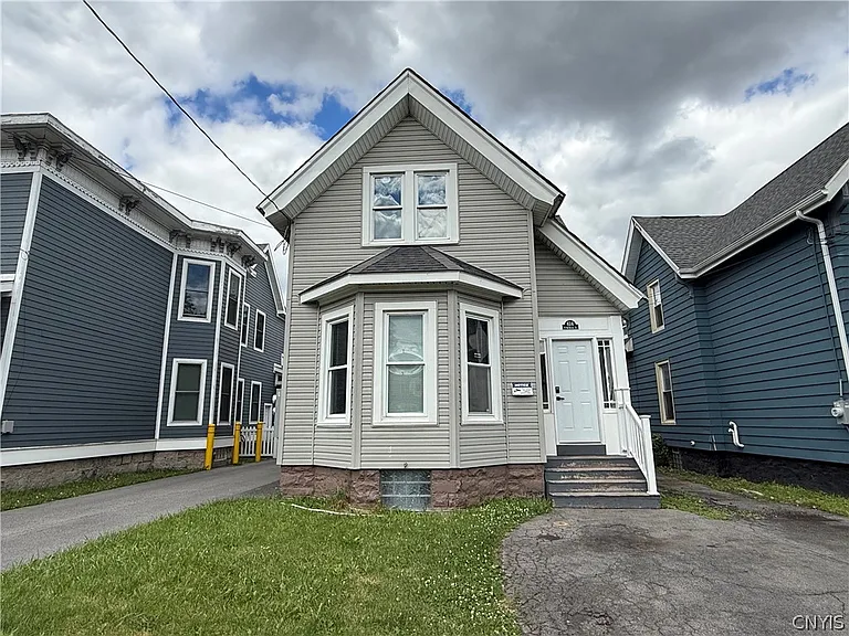 614 N McBride St #2 — Photo 1