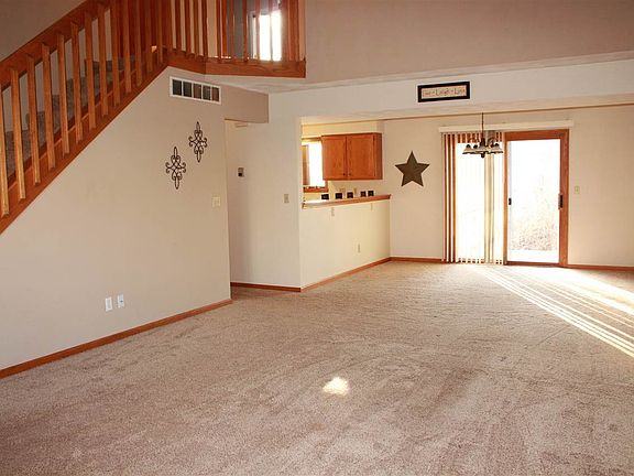 3rd image of 7339 Travertine Trl