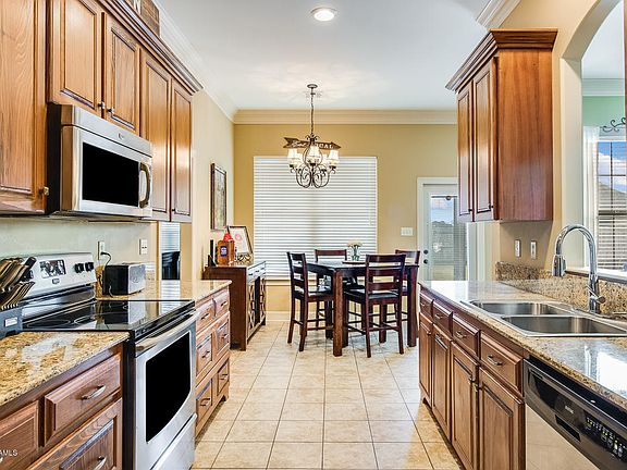 5th image of 210 Blackwater River Dr