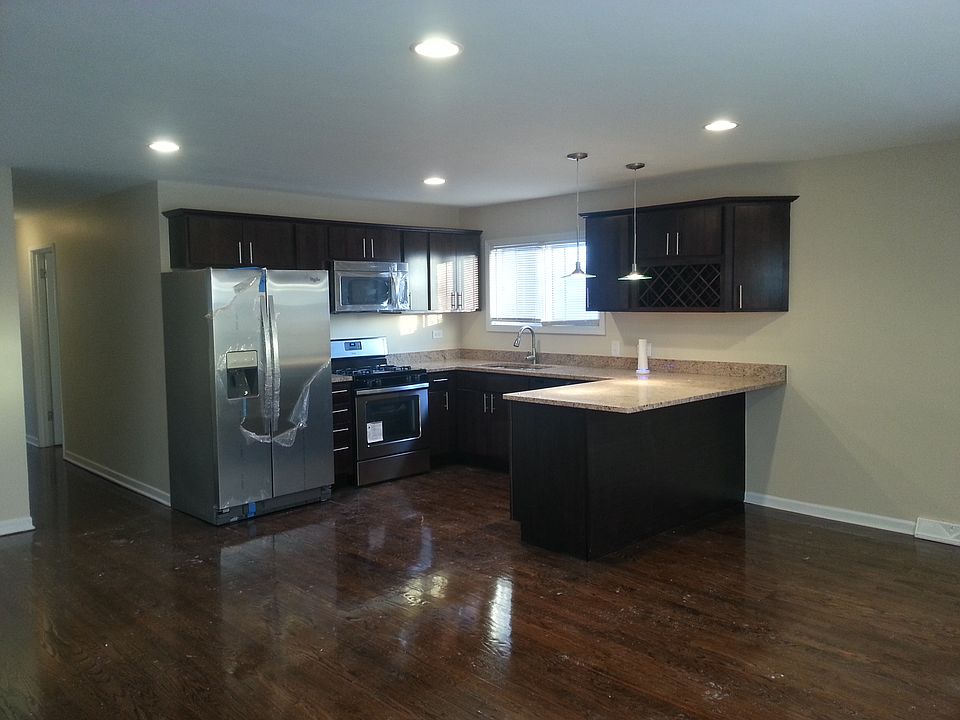 2nd image of 11425 S Loomis St