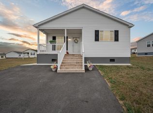 Champion 311 Pine Manor Plan, Pine Manor, Carlisle, PA 17013