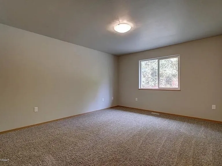 1121 E Dellwood St — Photo 9