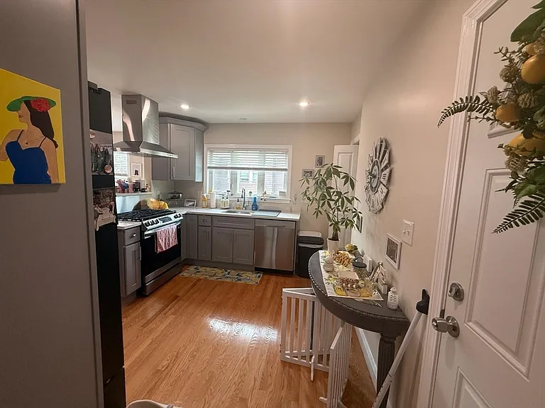 44 Ashland St #2F — Photo 5
