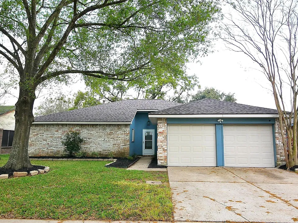 19447 Spanish Needle Dr