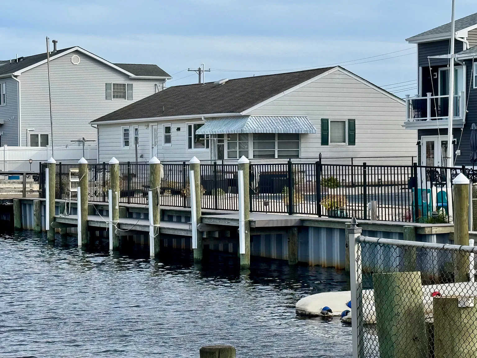 3 bed, 1.5 bath, 1376 sqft, $3,950 — Photo 4