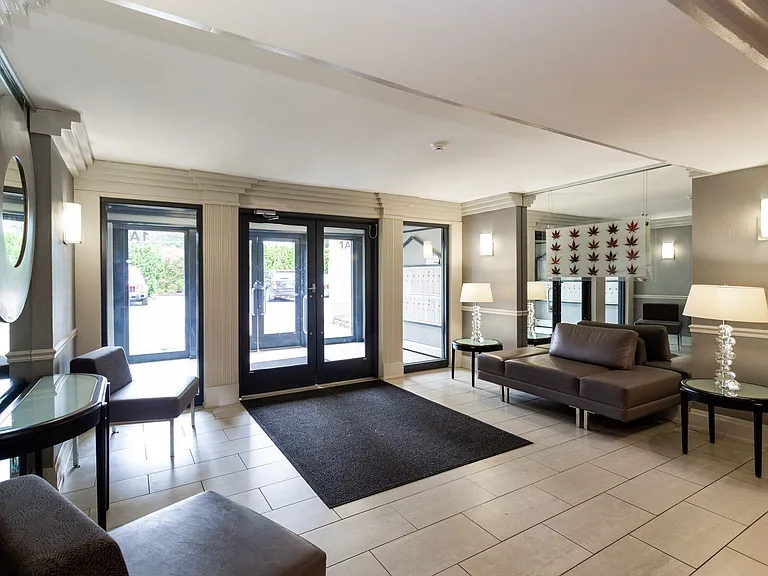 Green Valley Manor — Photo 17