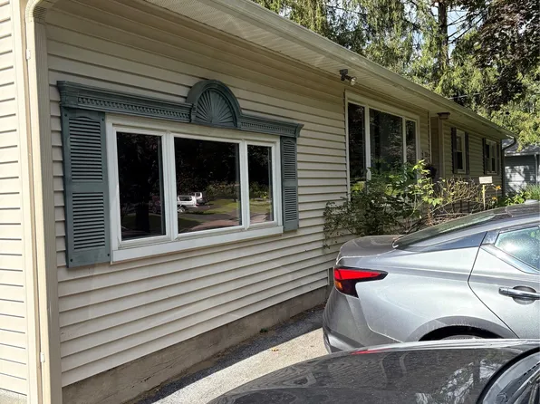 20 Manor Road, Rhinebeck, NY 12572