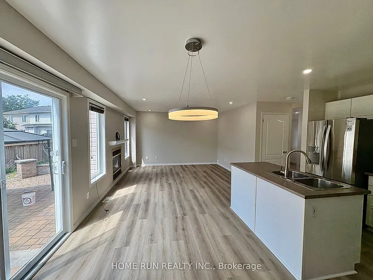 52 Collington St — Photo 13