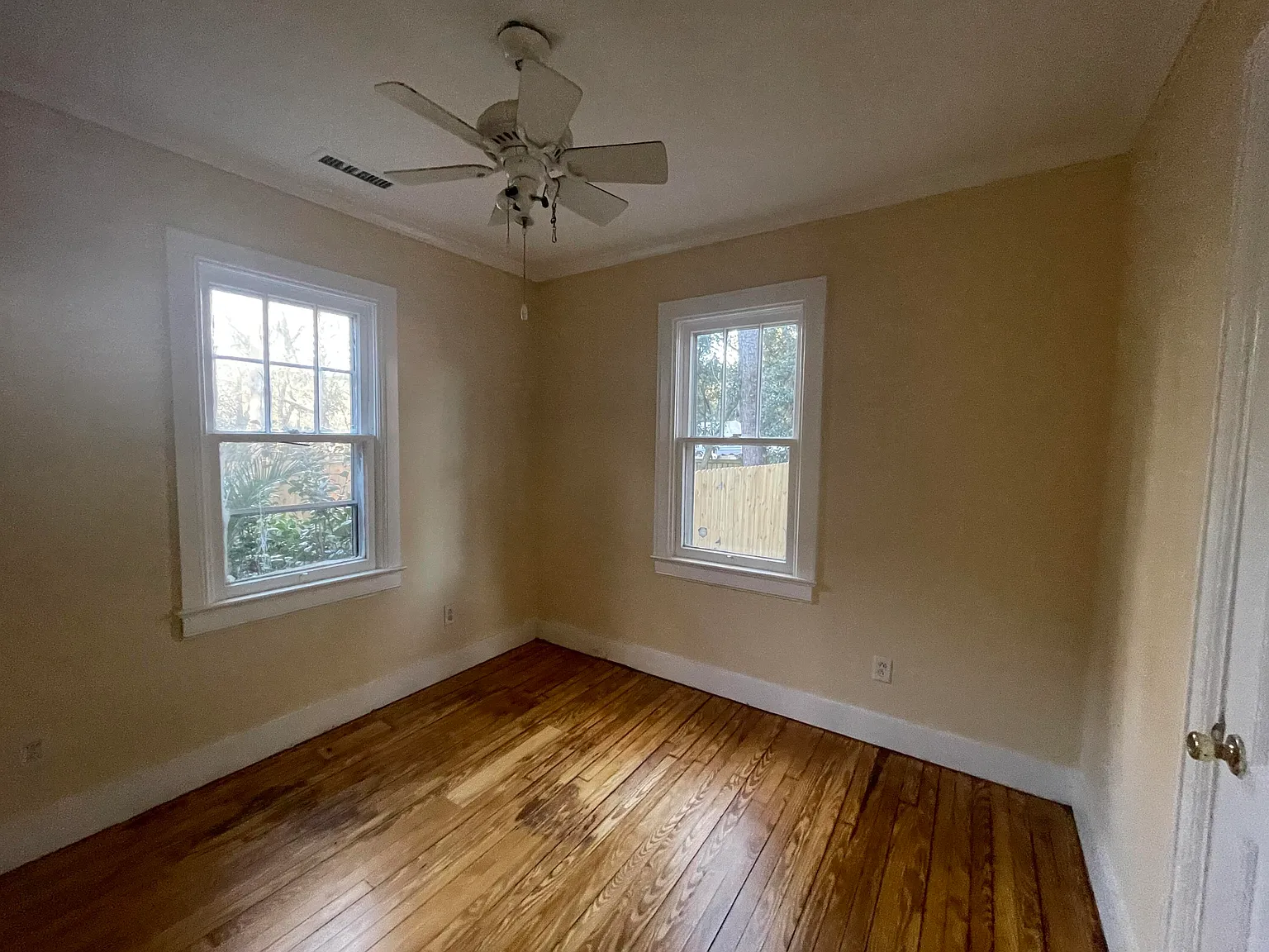 2 bed, 1.0 bath, 832 sqft, $2,300 — Photo 3