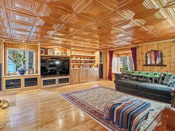 2nd image of 4851 Whittier Rd