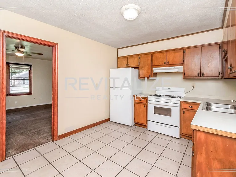 1815 Ogburn Avenue (Duplex) — Photo 12