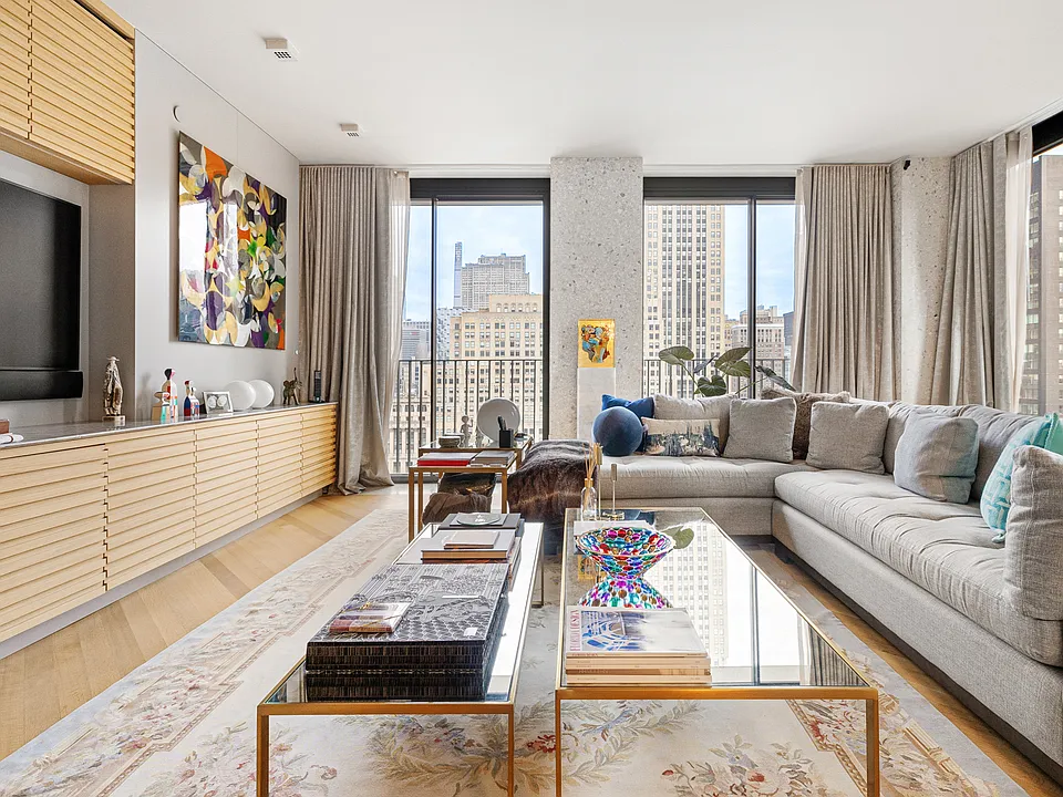 16 W 40th St #27B