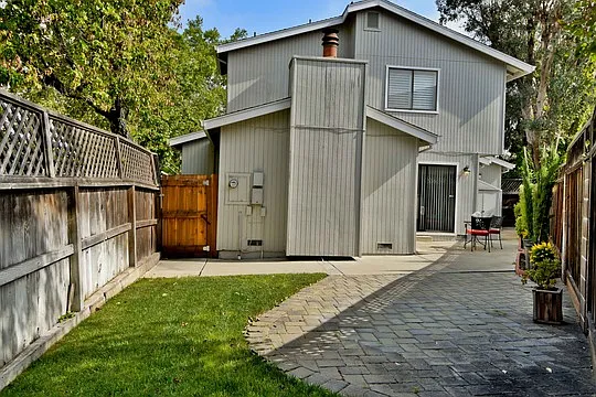 1512 Rishell Dr photo 1