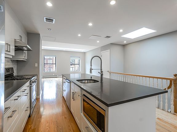 3rd image of 243 E 32nd St #2