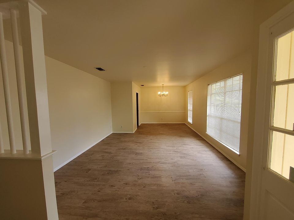 1st image of 7419 Castle Trail Dr