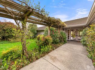 9815 Vineyard Crst, Bellevue, WA 98004