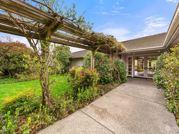 9815 Vineyard Crest, Bellevue, WA 98004