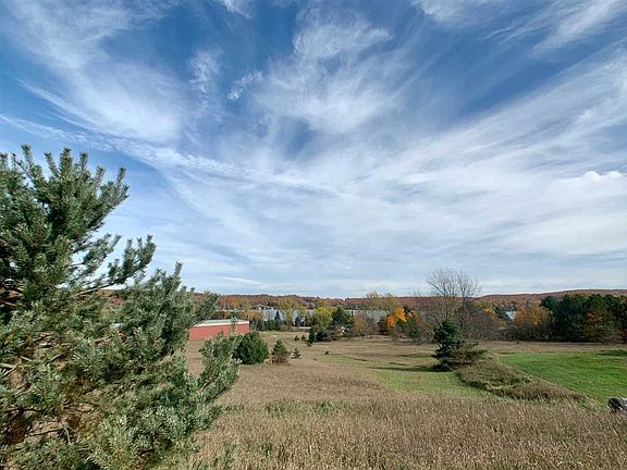 3rd image of Deer Meadows Ct