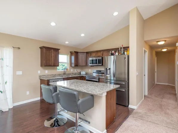 950 Meadows Blvd, Nya, MN 55397