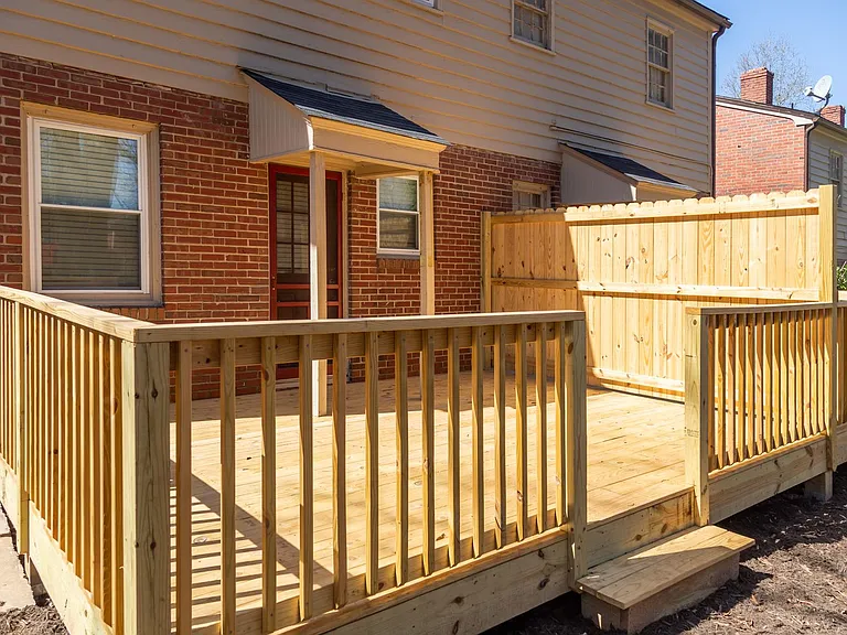 910 Clarendon St #A — Photo 21