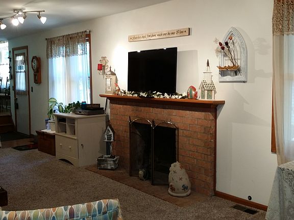 FR with fireplace