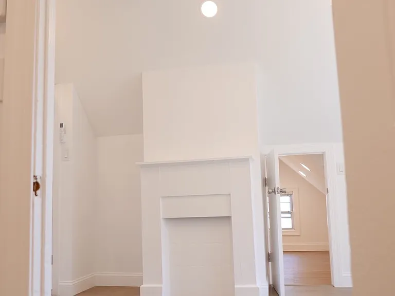 46 Garden Pl #2 — Photo 3