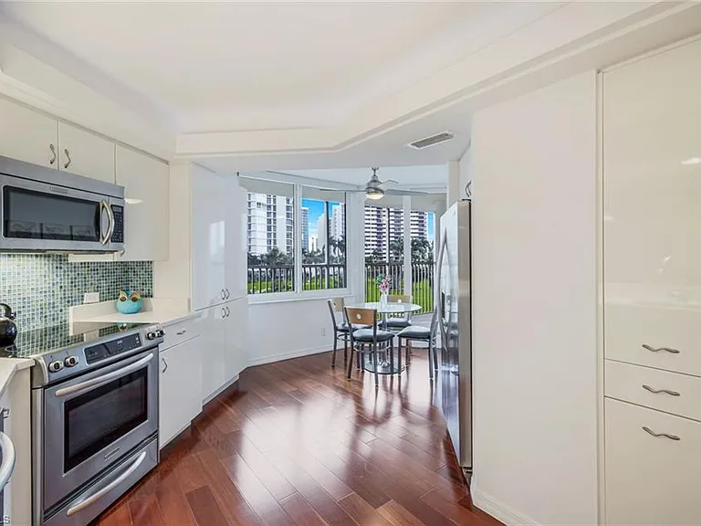4041 Gulf Shore Blvd N #204 — Photo 13