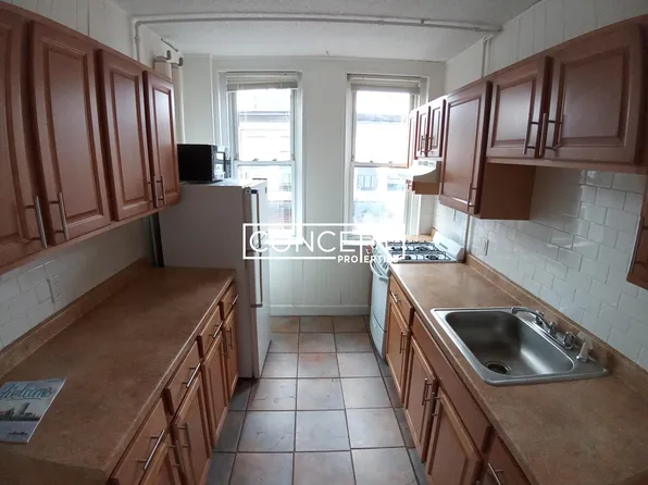5 Barrows St, Allston, MA